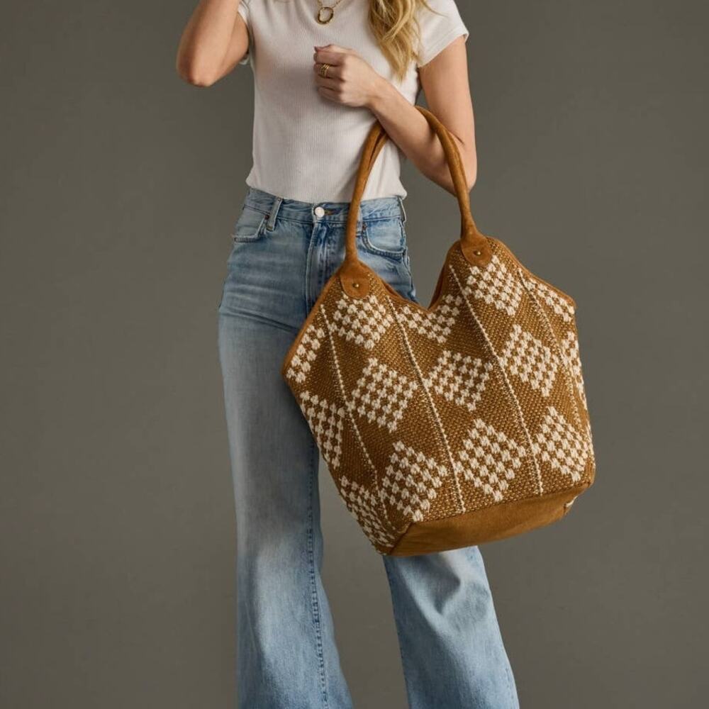 Brown Cream Diamond Woven Tote Bag - Picture 4 of 5